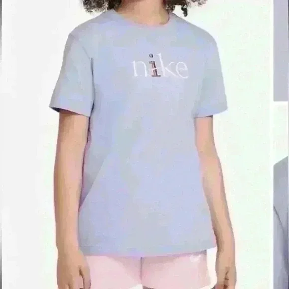 Nike The Nike Tee Loose Fit, Girls Youth Size XL, Lavender with Embroidered Logo - Picture 10 of 11